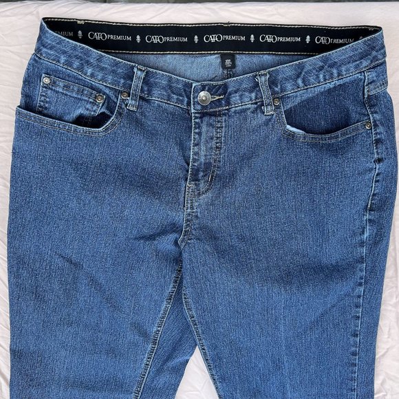 Gently used Cato Premium women's riveted 5-pocket stretchable jeans Size 16WP - Picture 4 of 8